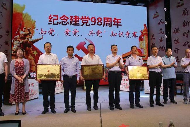 每一个人在家庭中都扮演着什么角色游戏画面
